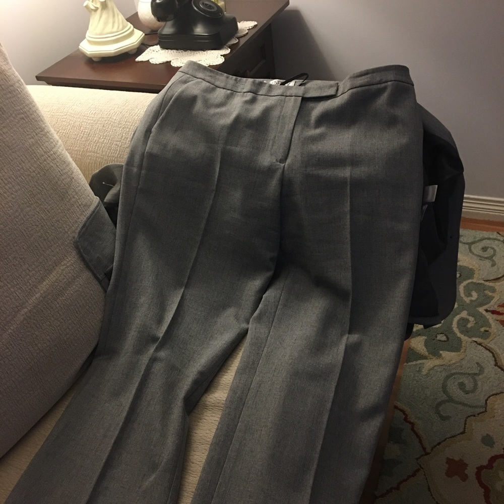 Two piece suit - Picture 6 of 6